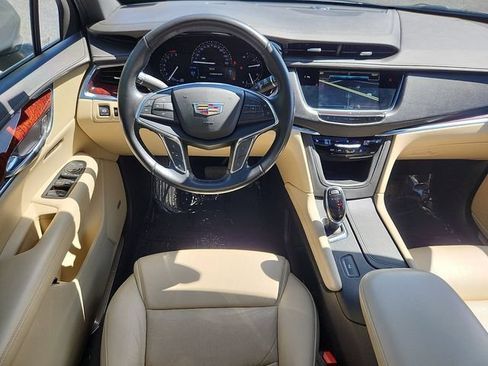 Used 2019 Cadillac XT5 Luxury FWD image 13