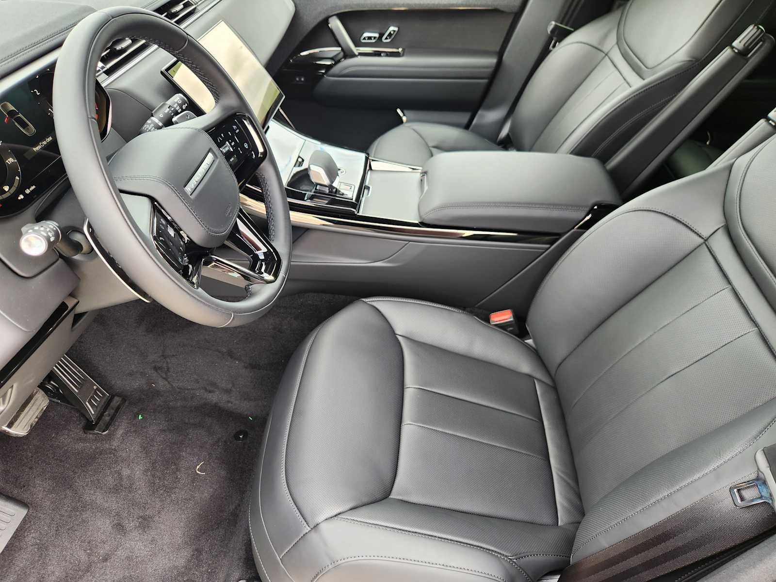 New 2027 Land Rover Range Rover Sport Dynamic SE AWD/4WD image 3