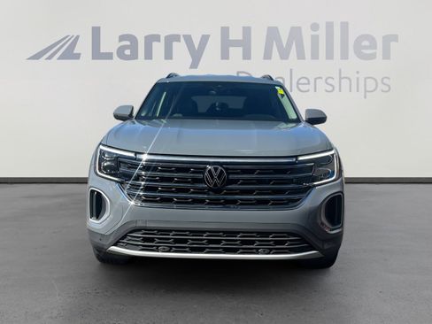 Used 2025 Volkswagen Atlas SE image 8