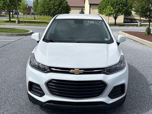 Used 2019 Chevrolet Trax LS FWD image 2