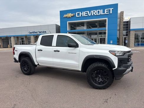 Used 2023 Chevrolet Colorado Trail Boss w/ Advanced Trailering Package AWD/4WD image 1