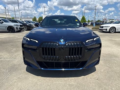 Certified 2023 BMW 760i xDrive AWD/4WD image 8