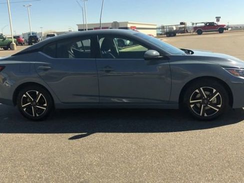 Used 2024 Nissan Sentra SV image 9