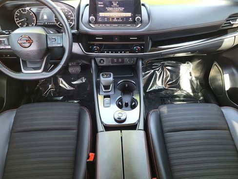 Certified 2025 Nissan Rogue SV AWD/4WD image 19