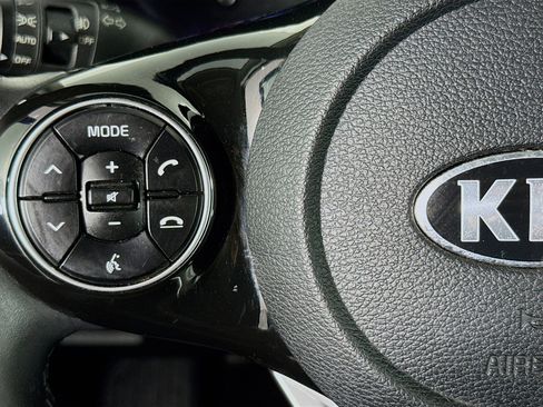 Used 2020 Kia Soul EX image 13