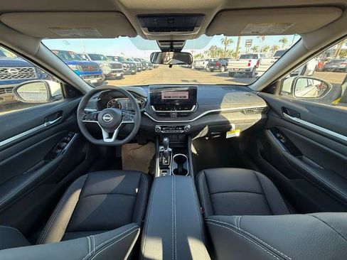 New 2025 Nissan Altima 2.5 SL image 14
