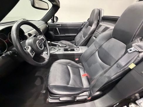 Used 2012 MAZDA MX-5 Miata Grand Touring w/ Premium Pkg RWD image 18