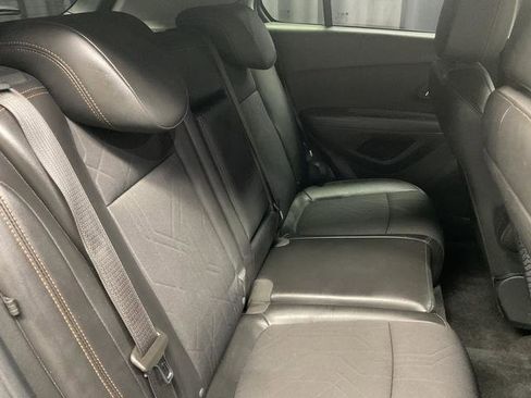 Used 2019 Chevrolet Trax LT w/ LT Convenience Package image 14