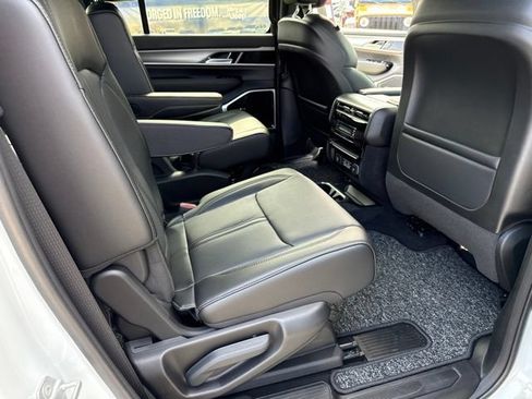 New 2026 Jeep Grand Wagoneer L 4WD image 28