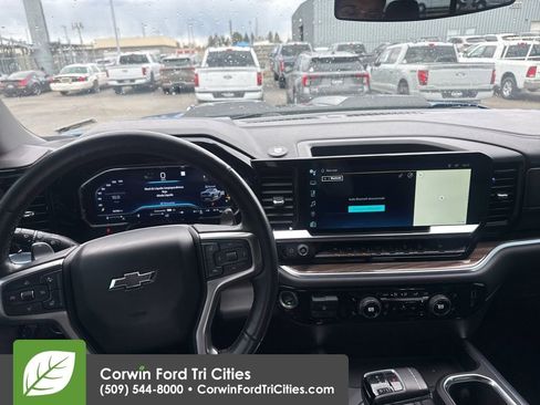 Used 2022 Chevrolet Silverado 1500 LT Trail Boss w/ LT Trail Boss Premium Package image 2