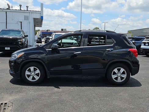 Used 2019 Chevrolet Trax LT w/ LT Convenience Package FWD image 14
