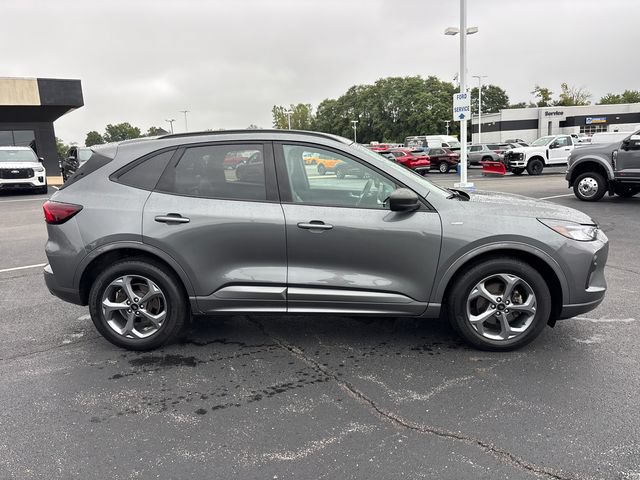 Certified 2023 Ford Escape ST-Line w/ Tech Pack #1 AWD/4WD image 8