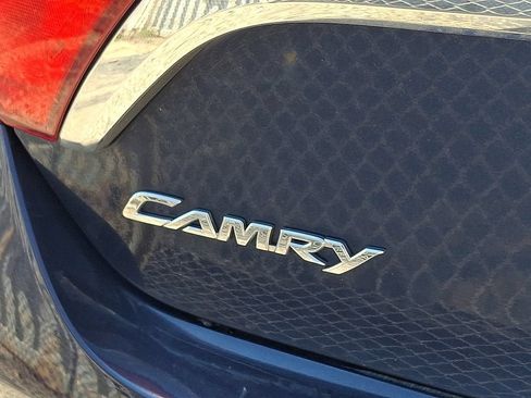 Used 2015 Toyota Camry LE FWD image 11