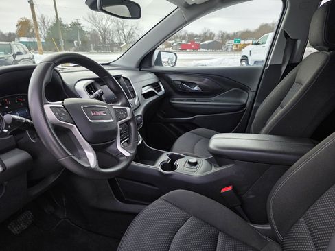 Used 2024 GMC Terrain SLE image 4