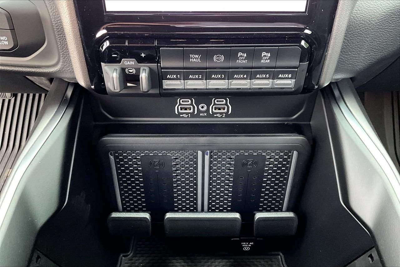New 2026 RAM 3500 Big Horn AWD/4WD image 21