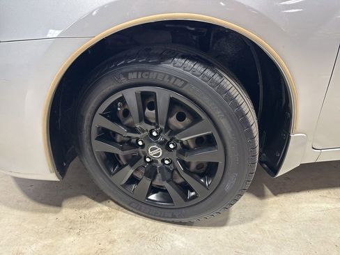 Used 2014 Nissan Sentra S FWD image 2