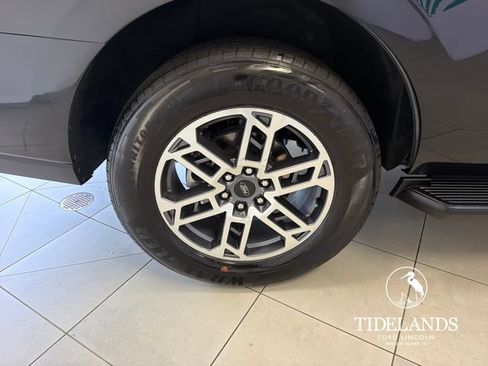 Certified 2025 Ford Expedition Active RWD image 35