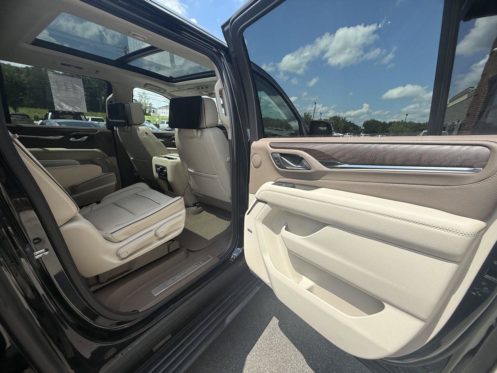 Used 2023 GMC Yukon XL Denali w/ Denali Reserve Package AWD/4WD image 27