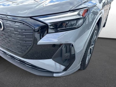 Used 2024 Audi Q4 e-tron Premium w/ Convenience Package image 9