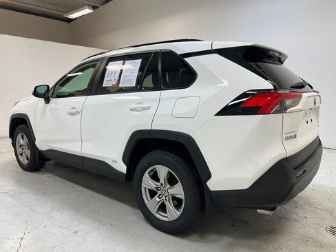 Used 2022 Toyota RAV4 XLE AWD/4WD image 11