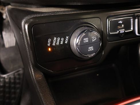Used 2018 Jeep Renegade Trailhawk AWD/4WD image 7
