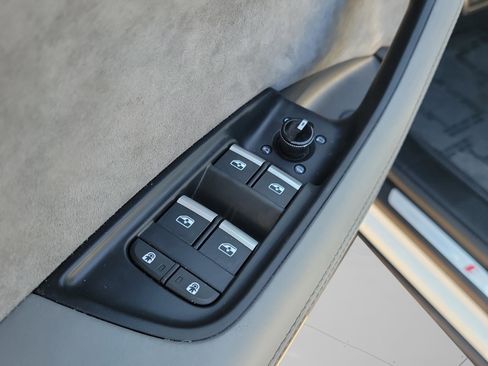 Used 2022 Audi SQ8 Prestige w/ Prestige Package image 59