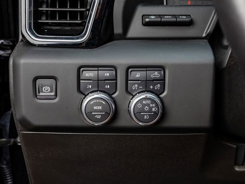 Used 2025 GMC Sierra 2500 Denali Ultimate image 22