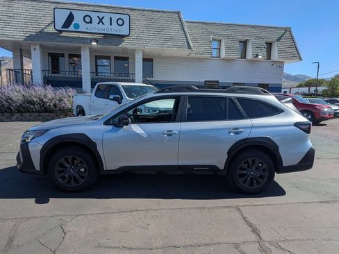 Used 2025 Subaru Outback Onyx Edition image 7
