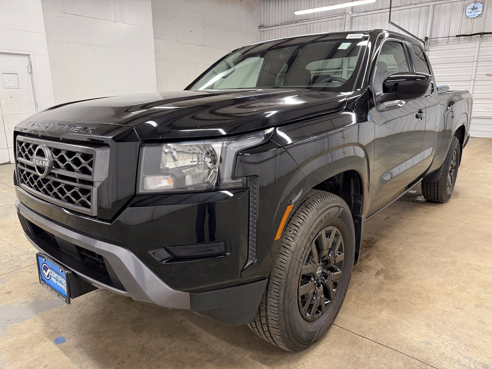 Used 2023 Nissan Frontier SV w/ Technology Package RWD image 3