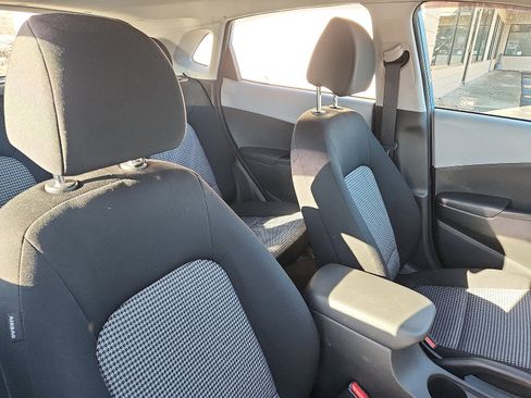 Used 2021 Hyundai Kona SE image 32