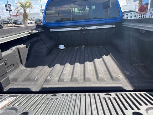 Used 2024 Nissan Frontier SV w/ SV Convenience Package image 7