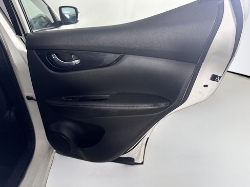 Used 2017 Nissan Rogue Sport SV AWD/4WD image 28