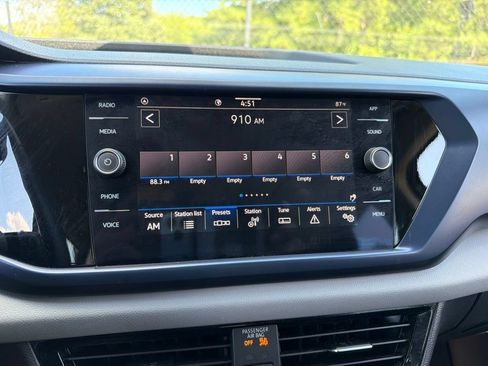 Used 2023 Volkswagen Taos SE w/ Black Wheel Package FWD image 9