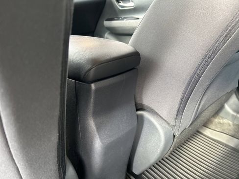 Used 2025 Nissan Kicks SV image 28