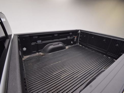 Used 2018 GMC Canyon SLE w/ SLE Convenience Package image 27