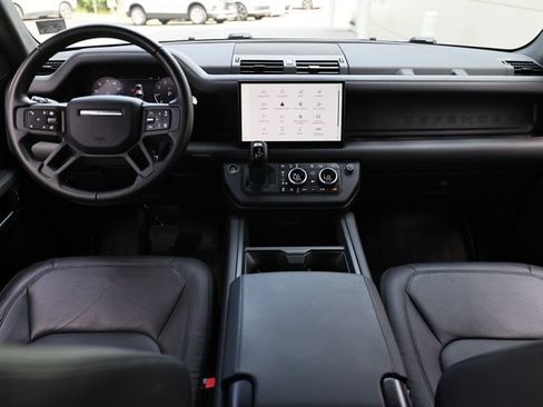 Used 2025 Land Rover Defender 110 X-Dynamic SE AWD/4WD image 35