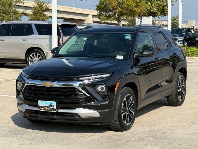 Used 2025 Chevrolet TrailBlazer LT FWD image 7