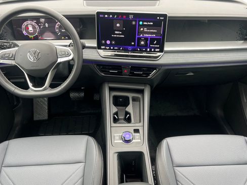 New 2026 Volkswagen Tiguan SE image 13