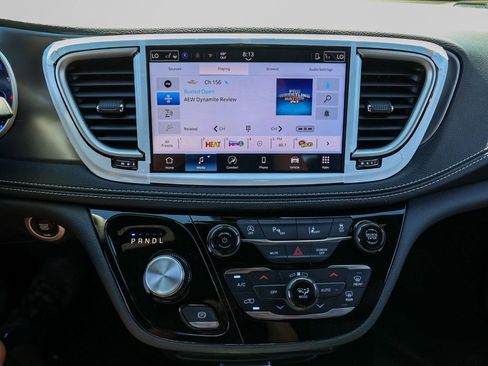 New 2026 Chrysler Pacifica Select w/ S Appearance Package image 28