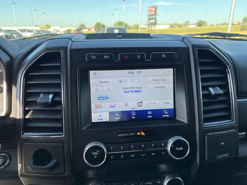 Used 2021 Ford Expedition Limited image 13