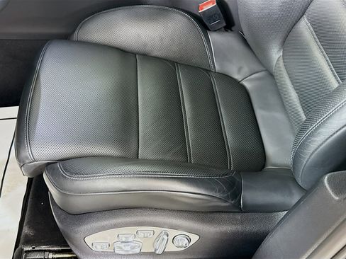 Certified 2020 Porsche Macan S image 13