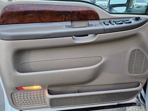 Used 2001 Ford Excursion Limited image 15