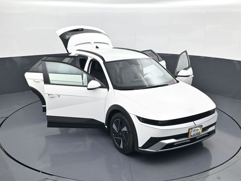 New 2025 Hyundai Ioniq 5 SEL image 29