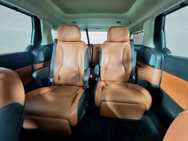 Used 2024 Kia Carnival SX Prestige FWD image 26