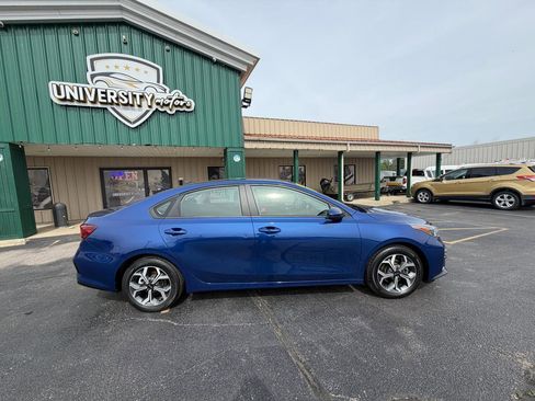 Used 2021 Kia Forte LXS FWD image 2