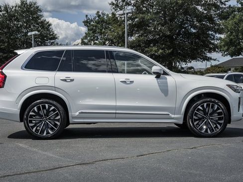 New 2026 Volvo XC90 B6 Ultra image 3