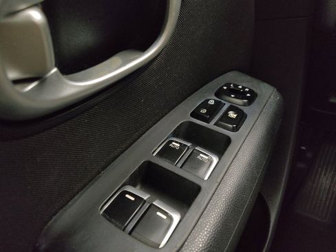 Used 2019 Kia Soul + FWD image 27