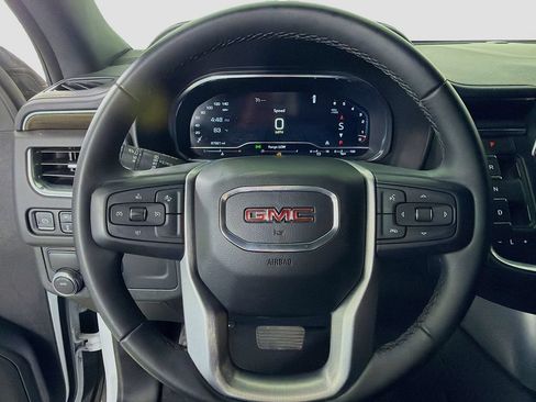 Used 2023 GMC Yukon XL SLE RWD image 15