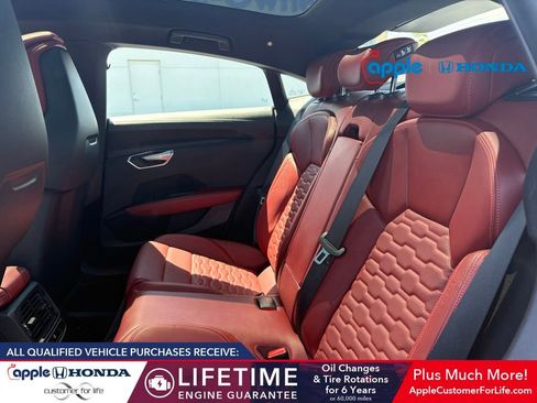 Used 2022 Audi e-tron GT Premium Plus w/ Performance Package AWD/4WD image 5