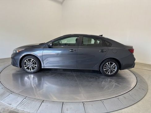 Used 2023 Kia Forte LXS FWD image 4